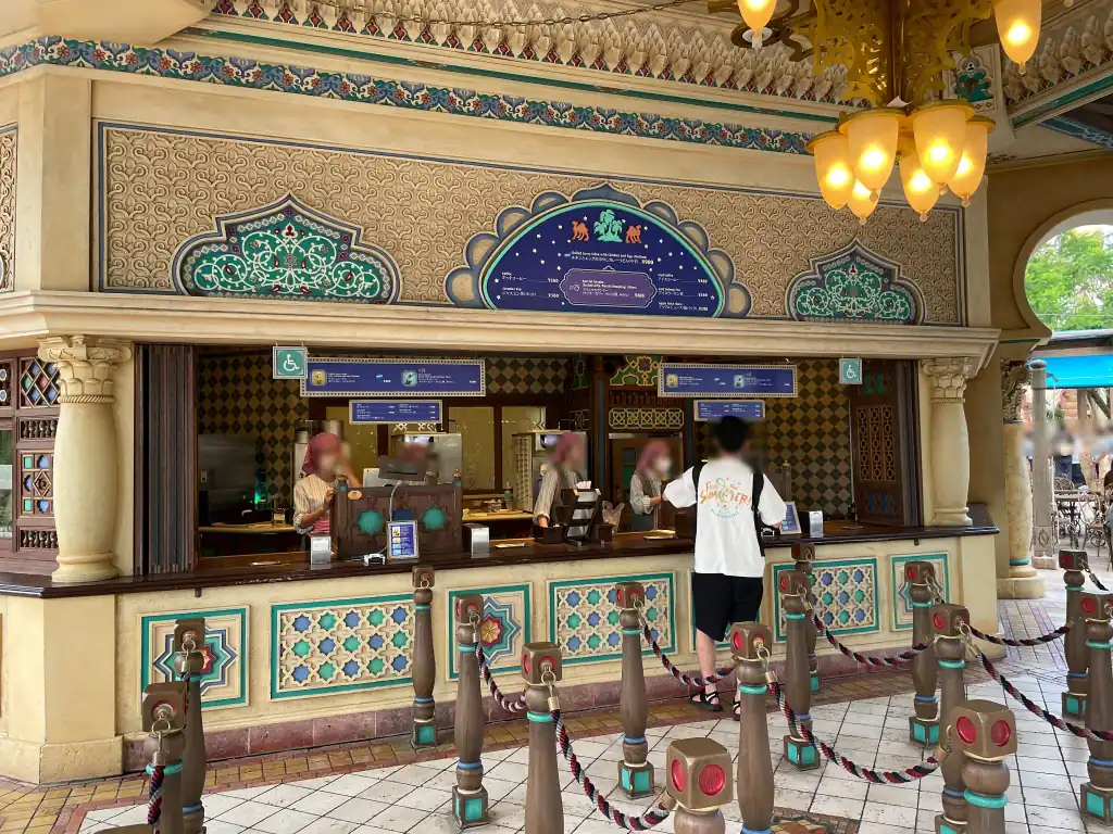 サルタンズ・オアシスの売店カウンター