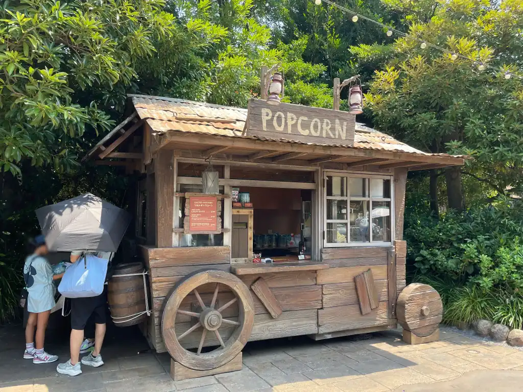 ハンガーステージ横のポップコーンワゴン